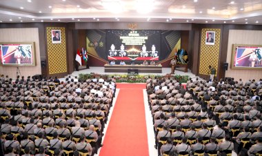 Wakapolri-Resmi-Membuka-Pendidikan-Sespimti-Polri-Dikreg-ke-34-dan-Sespimmen-Polri-Dikreg-ke-65-TA-2025-di-Lembang
