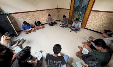 Polisi-Edukasi-Pemuda-Agar-Tidak-Terlibat-Perang-Sarung-maupun-Tawuran