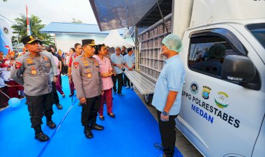 Kapolri-Tinjau-Pelaksanaan-SPPG-Polrestabes-Medan,-Pastikan-MBG-Tepat-Sasaran
