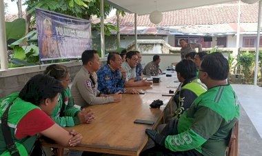 Polantas-Menyapa-:-Polres-Bondowoso-Beri-Edukasi-Komunitas-Ojol-di-Operasi-Patuh-Semeru-2025
