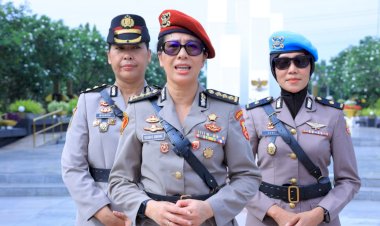 Polwan-Mabes-Polri-Gelar-Ziarah-dan-Tabur-Bunga-di-TMP-Kalibata-Peringati-Hari-Jadi-ke-77