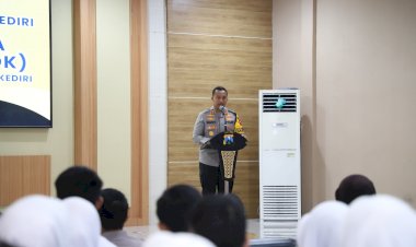 Polres-Kediri-Beri-Pembakalan-Pelajar-Duta-Kamtibmas-Tumbuhkan-Budaya-Tertib-Sejak-Dini
