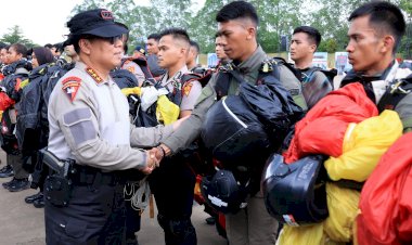 Polri-Perkuat-Model-Pelayanan-Unjuk-Rasa-Berbasis-Standar-HAM-Internasional,-Wakapolri:-“Kita-Sesuaikan-dengan-Best-Practice-Negara-Maju”