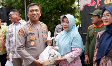 Sambut-Natal,-Mawar-Sharon-Gandeng-Pemkab-dan-Polresta-Sidoarjo-Bagikan-Bantuan-Masyarakat