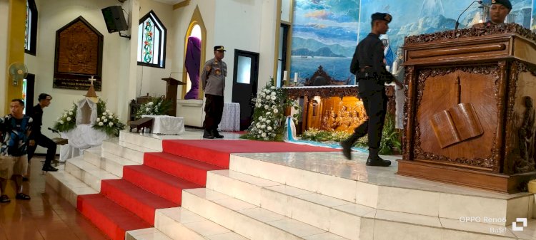 Polres Pamekasan Siagakan Personel di Gereja Pastikan Ibadah Paskah Aman