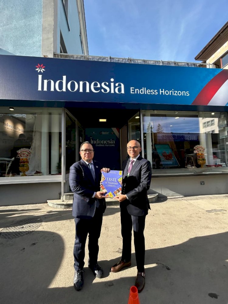 Buku Rasa Bhayangkara Nusantara Versi Bahasa Inggris Hadir di WEF Swiss 2026 Perkuat Diplomasi Presiden