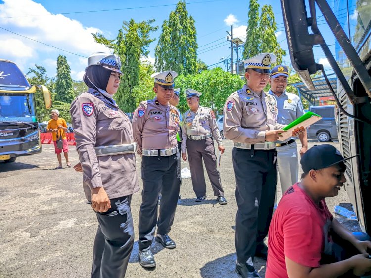 Operasi Keselamatan Semeru 2026 Ditlantas Polda Jatim Gelar Ramp Chek Angkutan Umum